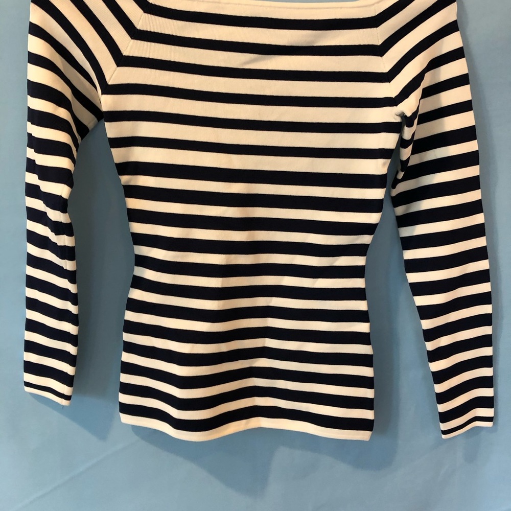 Stretchy knit navy and white top